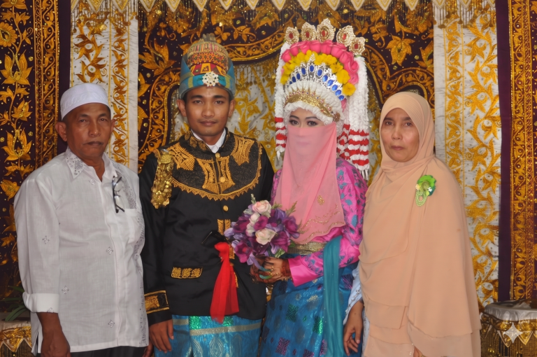 Hukum Meminang Dalam Islam