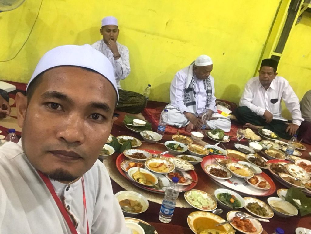 Persyaratan Kewajiban Memenuhi Undangan Walimah