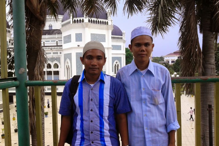 Membongkar Kubur Musyrikin Dan Menjadikannya Sebagai Masjid