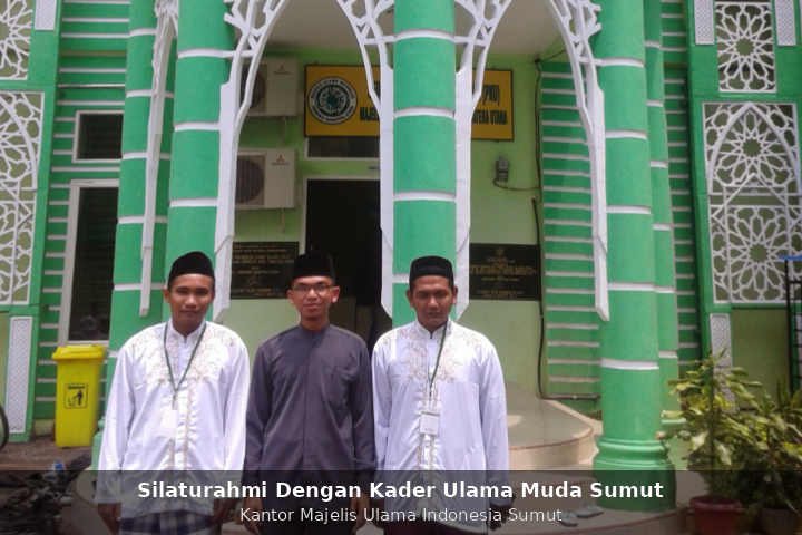 Shalat Di Kuburan Dan Menguburkan Mayat Dalam Rumah